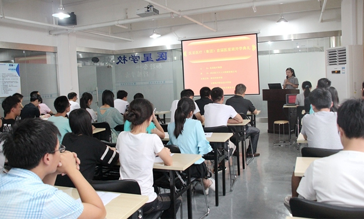 【永信贵宾会学校】2015年永信贵宾会学校首届培训班开学典礼报道——百日策马，成就梦想